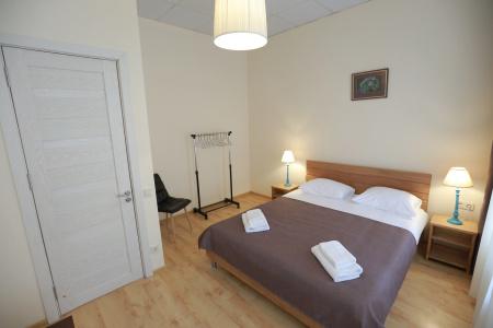 Midtown & Hostel - 17