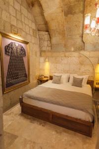 Solo Cave Suites - 76