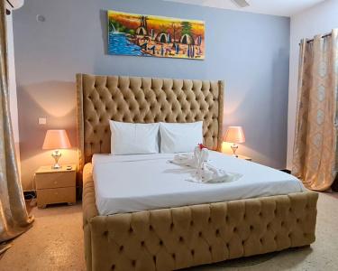 Sunny Palms Beach Bungalows - 25