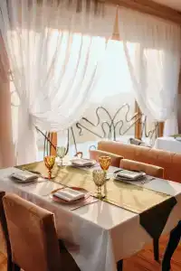 Bayil Breeze & Restaurant - 9