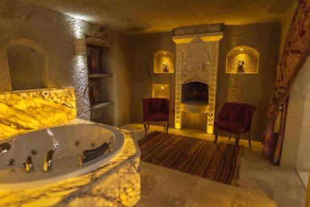 Solo Cave Suites - 104