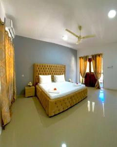 Sunny Palms Beach Bungalows - 12