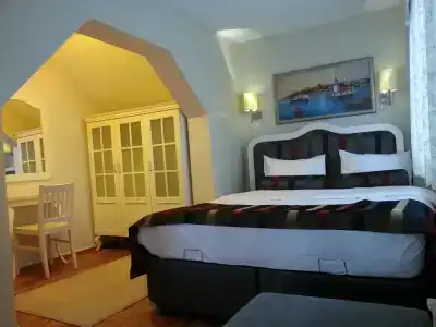 Away Suites - 14