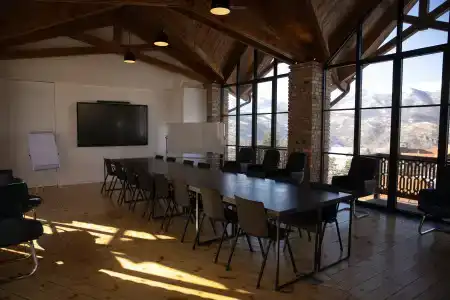 Dilijani Tun & Restaurant - 13