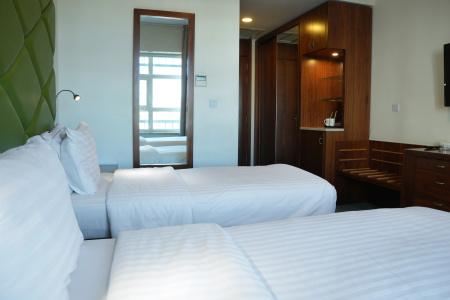 Holyland - 28