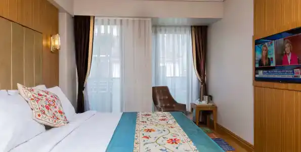 Obelisk & Suites - 18