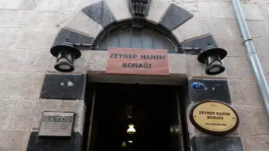 Zeynep Hanim Konagi - 0
