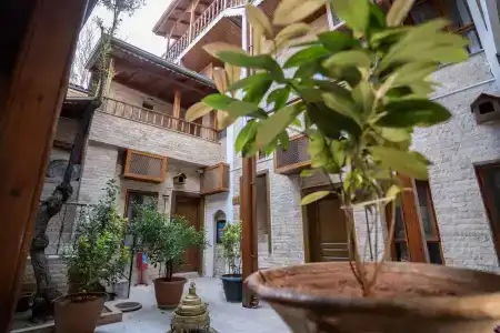 Zeynep Hanim Konagi - 2