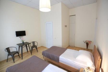 Midtown & Hostel - 23