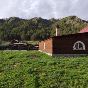 Глубинка Алтая. Дом с Камином на берегу реки - 2
