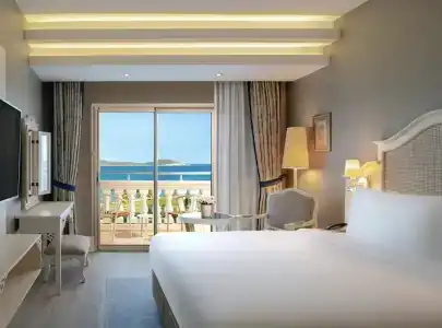 DoubleTree by Hilton Cesme Alacati Beach Resort - 41