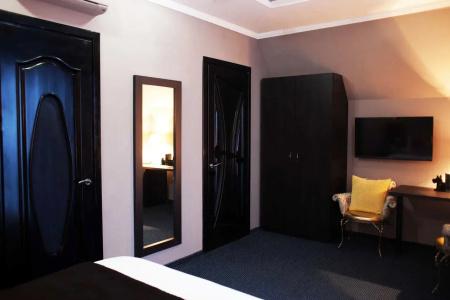 Shadow Boutique & Spa - 26
