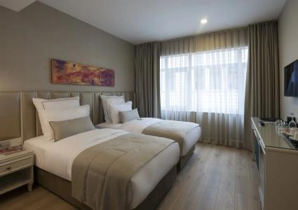 Le Petit Palace - Special Category - 51