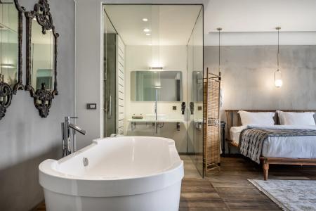 Ansen and Suites - 210