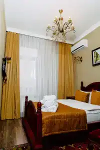 Royal Antique - 41