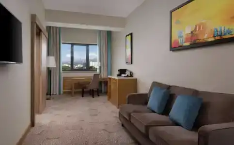 DoubleTree by Hilton Almaty - 39