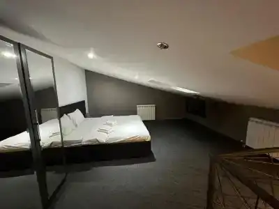 Central Park Residence - 84