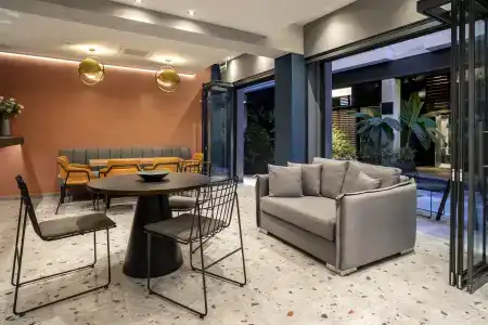 Magenta Luxury Suites - 9