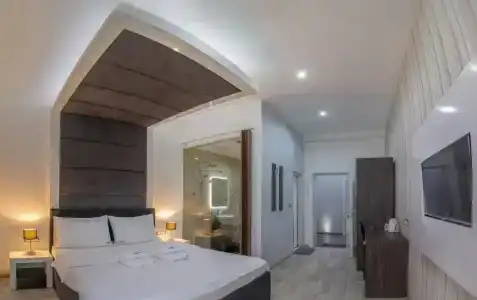 Central Park Residence - 23