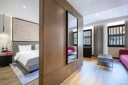 Radisson Red - 19