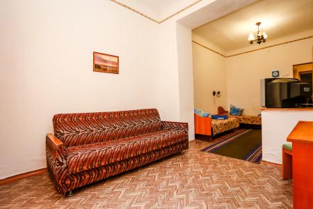 Алуштинский - 25