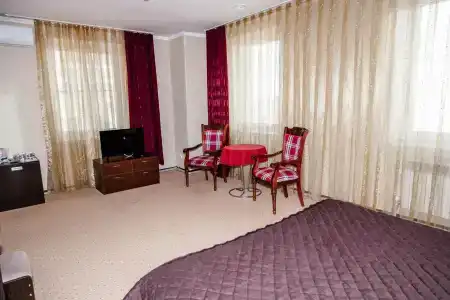 Golden Palace - 11