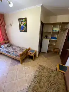 Eleni - 40