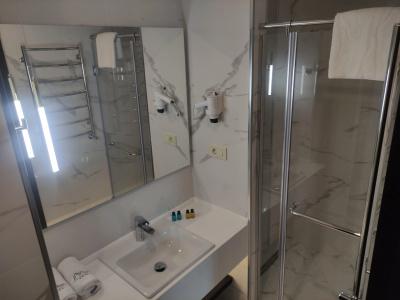 Arium - 16