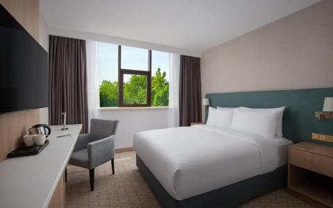 DoubleTree by Hilton - 17