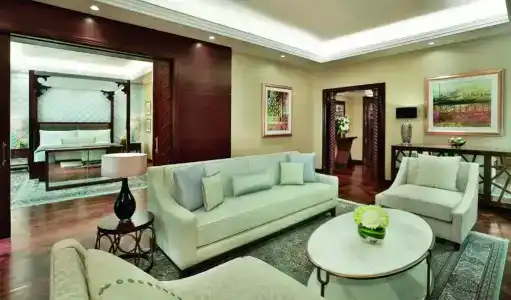 The Ritz-Carlton - 7
