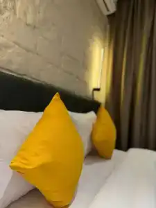 Twelve Inn - 12