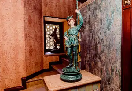 Royal Antique - 48