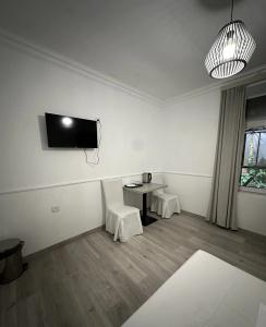 Komitas Avenue Guest House - 54