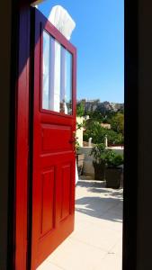 Theasis Athens - 100