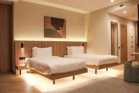 Resident Abay - 2