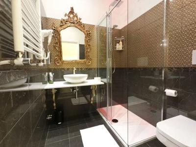 Impero Vaticano Suites Guest House - 24
