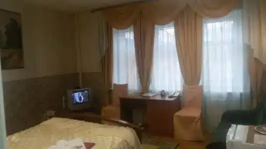 У домика Петра - 36