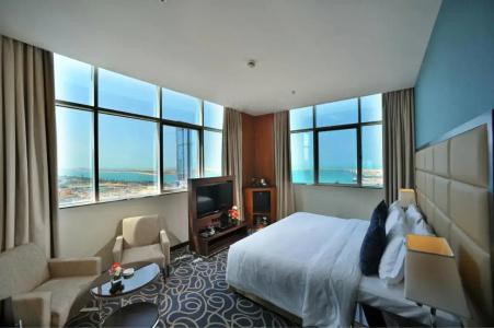 Ramada Abu Dhabi Corniche - 14