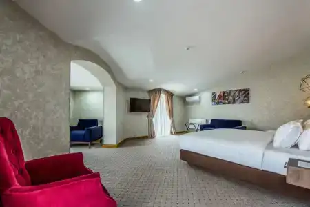 Corner Tashkent - 10