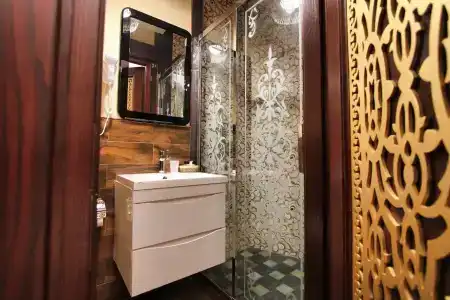 Royal Antique - 101