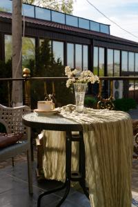 Silver House - 127