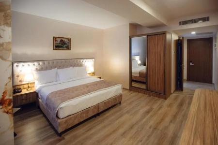 La Corne Baku - 7