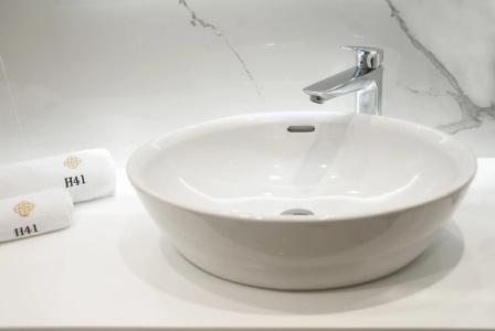 H41 Luxury Suites - 47