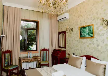 Royal Antique - 29