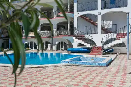 Курортный отель Клевер в Крыму - 0