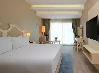 DoubleTree by Hilton Cesme Alacati Beach Resort - 38