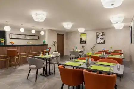 Wyndham Garden - 10