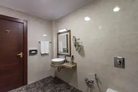 Ramada by Wyndham Baku - 80