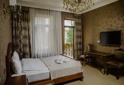 Royal Antique - 78