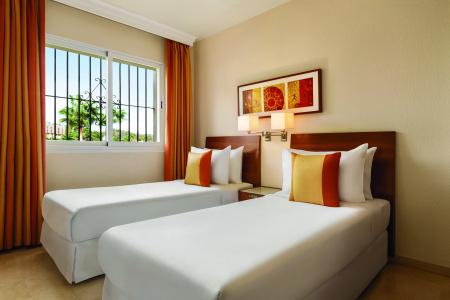 Ramada & Suites by Wyndham Costa del Sol Fuengirola - 141